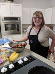 Veteran teaches how to cook creatively with adaptive tools